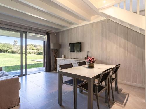 Apartment Le Trois du Petit Sperone by Interhome