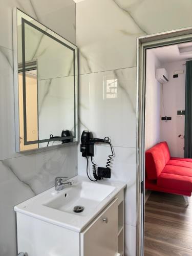 Imagen de la galería de Hotel Kristal Borsh, en Borsh