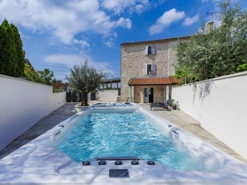 Holiday Home Villa Lucky by Interhome