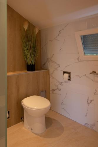 Bilik mandi di B&B Skitter-Rent