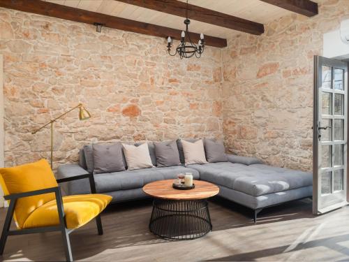 Holiday Home Villa di Pietra by Interhome