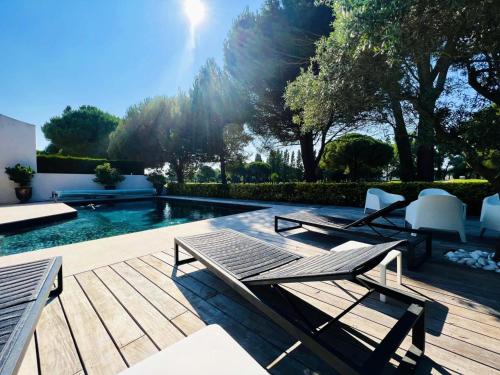 Villa Golf - villa unique en première ligne sur le golf MAE-4044