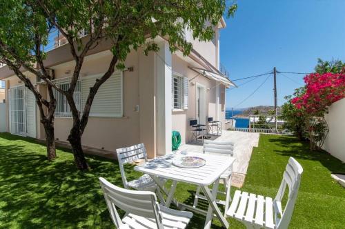 Amazing villa with a magic view to the Aegean