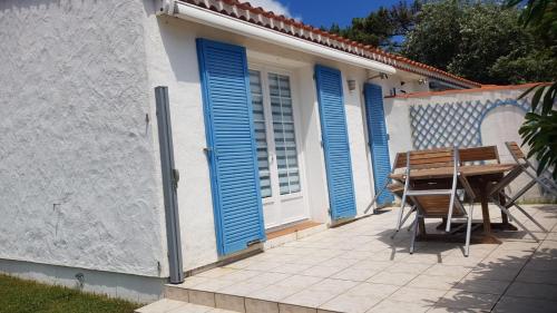 Photo de la galerie de l'établissement Maison Madoret avec terrasse, à Saint-Hilaire-de-Riez