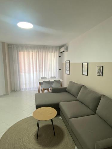 Lulu Suites - Gray