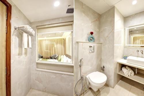 Koupelna v ubytování Hotel Krishna Plaza 'New Delhi' - BY M S Hospitality