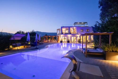 Πισίνα στο ή κοντά στο Five Stars Villa