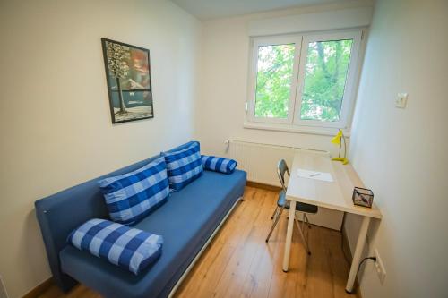 Istumisnurk majutusasutuses Apartman PE-OS, self check-in