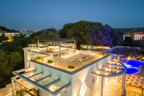 Πισίνα στο ή κοντά στο Five Stars Villa
