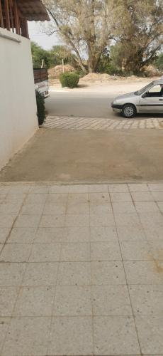 Gambar di galeri bagi Appartement 3 chambre Meublé côté Mer di Harqalah