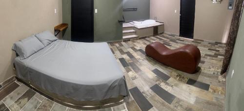 Afbeelding uit fotogalerij van Auto hotel el Búho in Manlio Fabio Altamirano