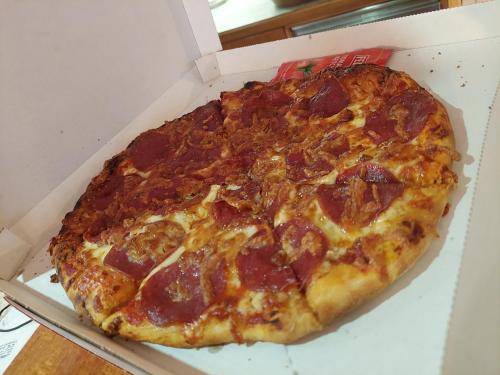 ホテルの敷地内または近くでの食事または食べ物