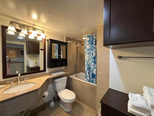Ilikai Apt 2127 - Spacious Studio with Spectacular Ocean & Harbor Views_3