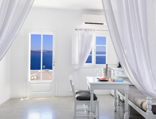 Fotografie z fotogalerie ubytování Thirea Studios v destinaci Oia