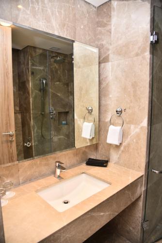 Koupelna v ubytování Azana Suites Hotel Antasari