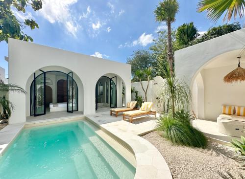 Kolam renang di atau dekat dengan Dolce villas in Bingin