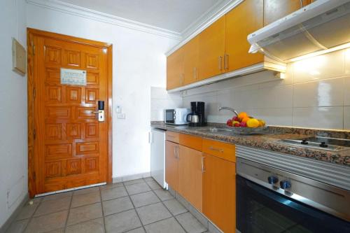 Cucina o angolo cottura di Ona Beverly Hills Suites