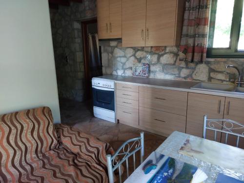 Gallery image of The Stone House-Zacharatos Nikolaos in Pouláta