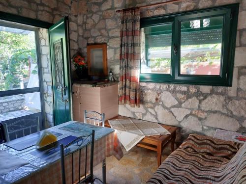 Gallery image of The Stone House-Zacharatos Nikolaos in Pouláta