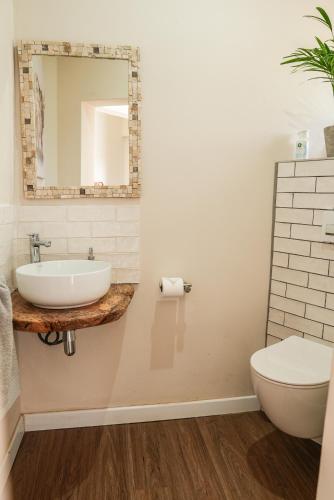 Ένα μπάνιο στο Upmarket modern beautiful home