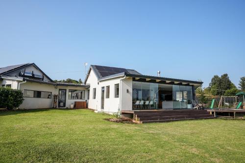Κήπος έξω από το Upmarket modern beautiful home