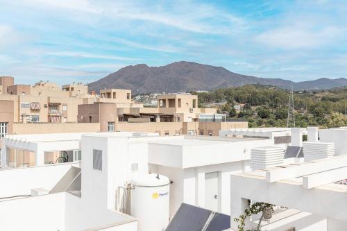 Estepona terrace, parking & pool Apartment