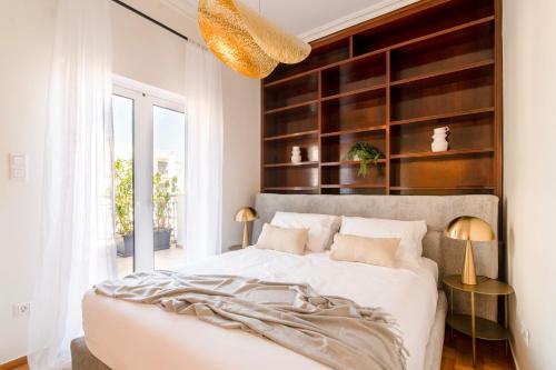 3 Level Acropolis Penthouse with Roof Garden Oasis