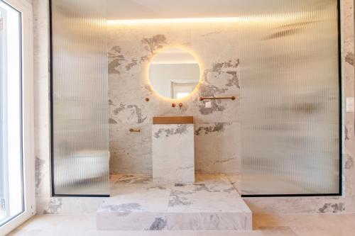 3 Level Acropolis Penthouse with Roof Garden Oasis