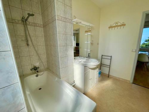 Bilik mandi di Residence des Bains