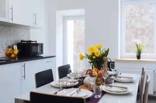 Apartment with balcony - 21 Filipa Street