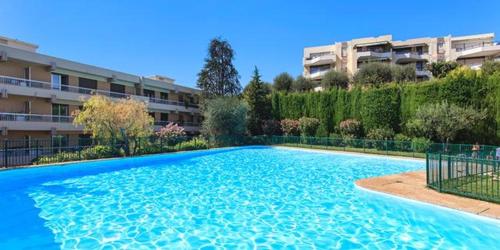 Studio piscine climatisation tennis