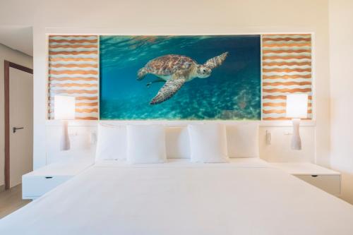 Postel nebo postele na pokoji v ubytování Iberostar Selection Coral Bávaro - All Inclusive