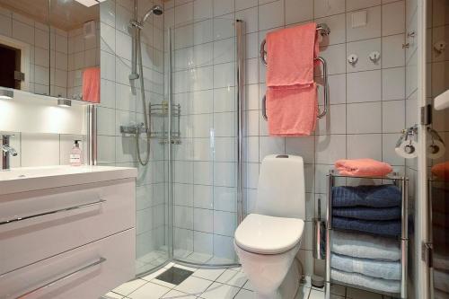 Et badeværelse på Panorama 4 C Ski inn and out with views of Slettefjell