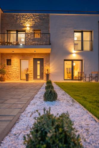 Rooftop Holiday House