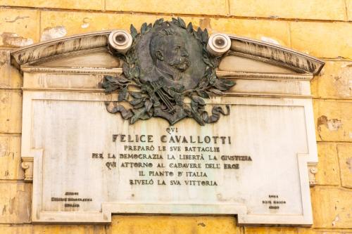 a statue on the side of a building at MH Luxury Suite Pantheon in Rome