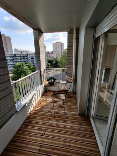 Photo de la galerie de l'établissement Appartement neuf près de la Défense Arena, à Nanterre