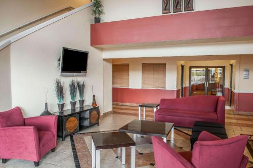 TV a/nebo společenská místnost v ubytování Quality Inn Rio Rancho - Albuquerque North Valley