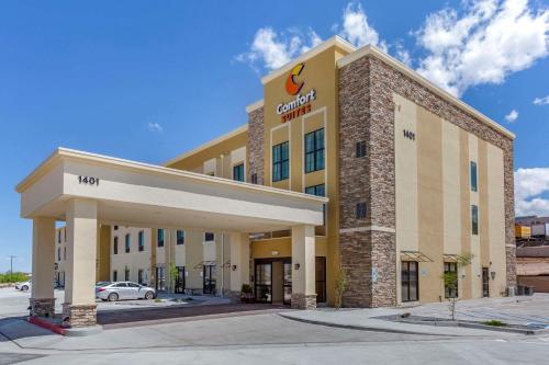 a hotel building with a cincinnati hospital at Comfort Suites Albuquerque Airport in Albuquerque