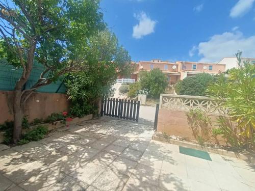 Photo de la galerie de l'établissement Pavillon familial proche de la mer - Saint Pierre La Mer 5LSENTO32, à Saint Pierre La Mer