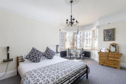 Finest Retreats - Pittodrie Guest House - Apartment 6 photo 13