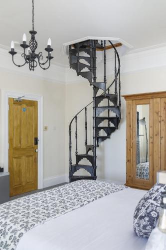 Finest Retreats - Pittodrie Guest House - Apartment 6 photo 14