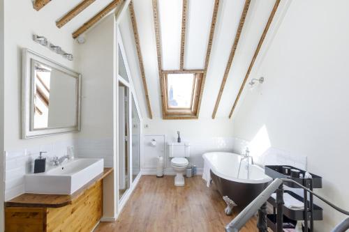 Finest Retreats - Pittodrie Guest House - Apartment 6 photo 9