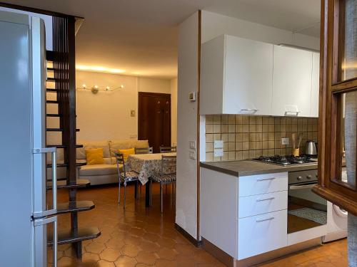 Kuchyň nebo kuchyňský kout v ubytování La casa di Carlotta