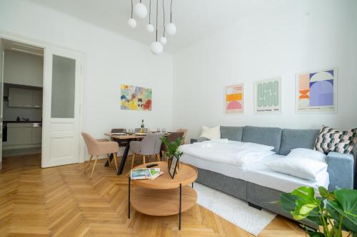 Franz-Josef City Apartment is Calling