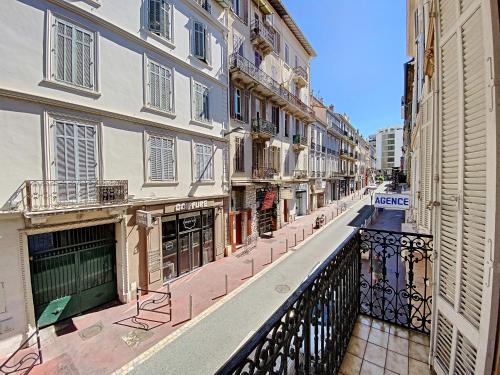 en centre ville magnifique pied a terre ran44