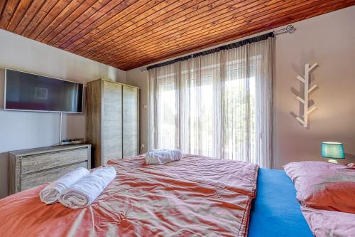 Four-Bedroom Apartment Magnolija