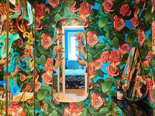 Toiletpaper Living photo 25