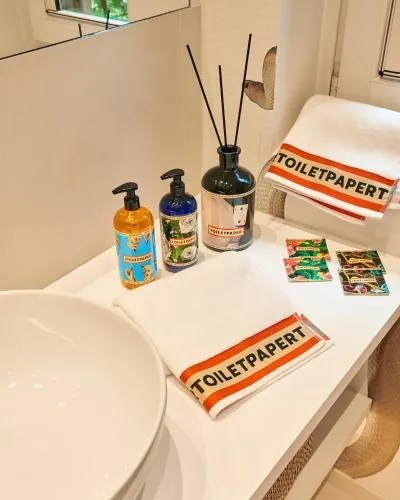 Toiletpaper Living photo 28