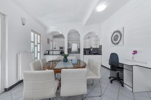 Η κουζίνα ή μικρή κουζίνα στο Almas