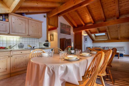 Apt Les Drus118- 3BR Alpine View Balcony & Parking for 6 - Happy Rentals